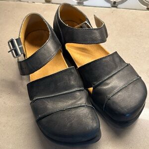 John Fluevog leather sandals women’s 10